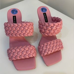 🌸 NINE WEST heeled sandals with braided straps in pink